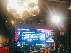 -胡桃里音乐餐厅(陶溪川店)(川湘赣菜·世界百大酒庄直供红酒·音乐表演)
