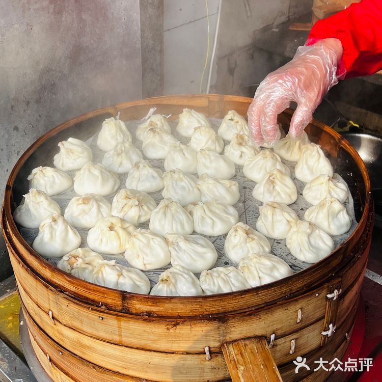 买包子馒头比买烧麦人还多的店
