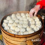 买包子馒头比买烧麦人还多的店