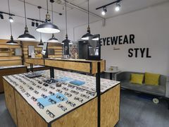 -罗伯特眼镜·蔡司官方授权(罗湖国贸店)