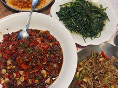 -堂瓦里·33年传统赣菜(第一街区店)