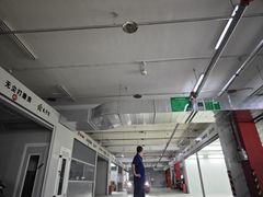 -北亚国超特斯拉授权钣喷中心