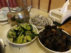 -洞庭洲·防空洞火锅·烧烤·铜锅涮肉(新百广场店)