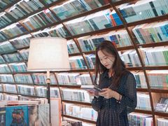 -钟书阁(珍园店)