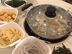 -一席地·本地鸡窝·杭帮鸡火锅(萧山银隆百货店)
