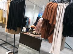 -URBAN REVIVO(上海中庚漫游城店)