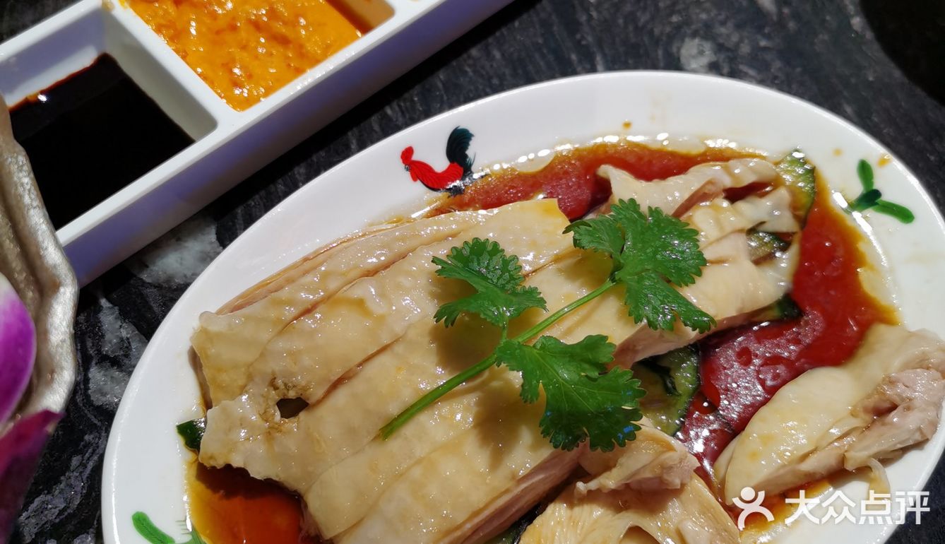 中午直接到芮欧觅食。一眼就看中这家新加坡餐厅