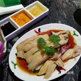 中午直接到芮欧觅食。一眼就看中这家新加坡餐厅