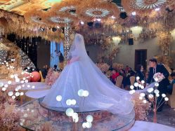 -深白婚纱艺术馆(王府壹号店)