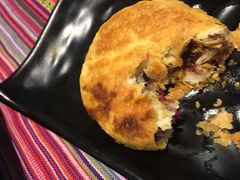 云南现烤鲜花饼-香巴拉云南餐厅(华莱坞店)