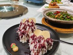 -鞍山大白鲨美食酒店