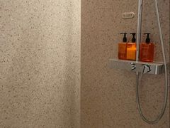 -桔子酒店(上海西藏北路地铁站店)