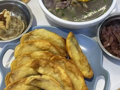 -老新隆牛肉锅贴(新街口店)