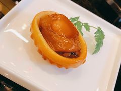 原只鲍鱼鸡粒酥-北京四季酒店·采逸轩