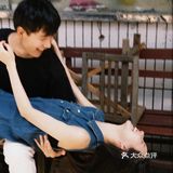 [亲亲]希望我们老了，还可以牵手漫步逛故里[拥抱]