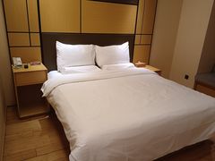 -全季酒店(上海青浦吾悦广场淀山湖大道店)