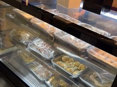 面包甜点陈列柜-裕兴旺老上海特色里脊肉(云瑞邻里中心店)