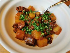 牛腩萝卜煲-马仕玖煲·融合菜·酥不腻烤鸭(人大店)