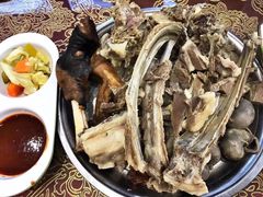 -玛拉沁艾力手把肉蒙餐