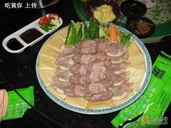 煎饼卷肉-山水草塘老菜馆