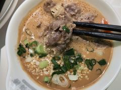 -洪氏嗨捞·广东猪肚鸡·椰子鸡火锅(西咸万象城店)