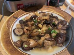 -头上红煨盐鸡·非遗院子餐厅