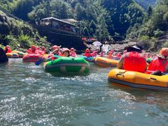 -安吉龙王山峡谷漂流