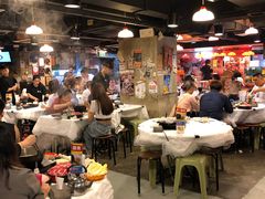 大堂-鲜入围煮花胶鸡海鲜火锅