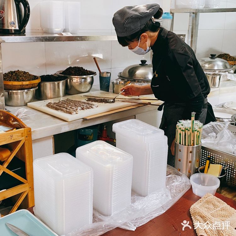 昆明必吃越南小卷粉:12元吃到扶墙