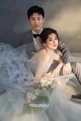 -雪中彩影婚纱摄影·微光艺术中心