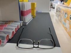 -诺柯视眼镜-蔡司依视路官方工厂店(淞南一店)