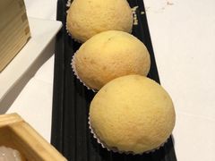 原创脆皮梅子叉烧包-广州酒家(汉国中心店)