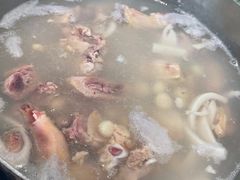 -洪氏嗨捞·广东猪肚鸡·椰子鸡火锅(西咸万象城店)