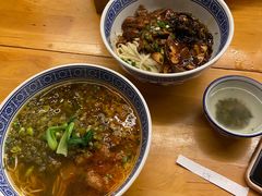 辣肉面-沪西老弄堂面馆(定西路店)