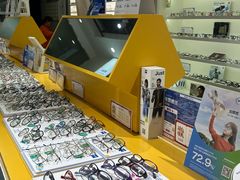 -诺柯视眼镜-蔡司依视路官方工厂店(淞南一店)