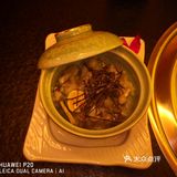 牛眼肉和五花肉肥瘦相间，经服务员的烤炙，香气扑鼻