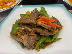 尖椒炒黄牛肉-屋里家延边朝鲜族冷面(梅林3店)