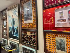 -毛泽东像章珍藏馆