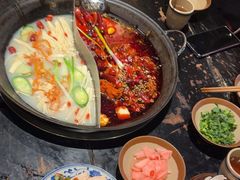 -周小明火锅(黑金冠社区店)