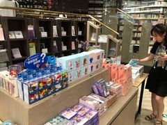 -钟书阁(群光广场店)