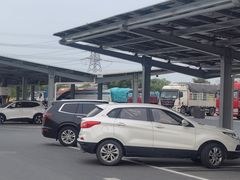 -平望服务区·停车场