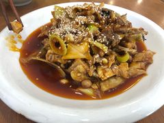 -石磨豆花家常菜·牦牛排土火锅