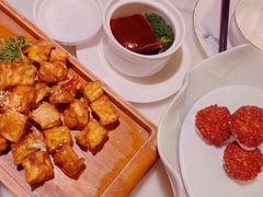 杨梅鳕鱼球-柳莺湖上·湖景餐厅·江南菜(西湖店)