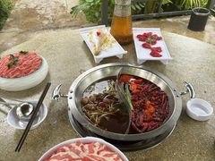 -茅草房·河畔园林火锅