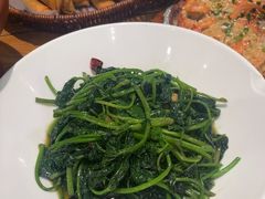 -黄泥岗·地道湖北菜(奥特莱斯店)