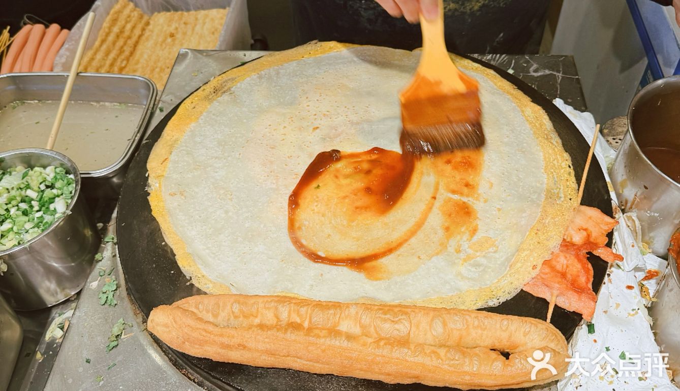 这家的蛋饼，阿姨说双蛋是标配[鬼脸]