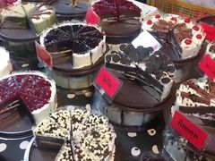 -席娜卡琳火车铁道夜市