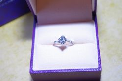 钻石透光度不错哟~闪光灯打的很透-威德钻石-克拉钻大本营(南京东路店)