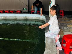 -光头佬室内钓虾场·烧烤·团建·亲子(中山八路店)