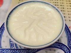 招牌双皮奶任意配-广信牛奶甜品世家(台东店)